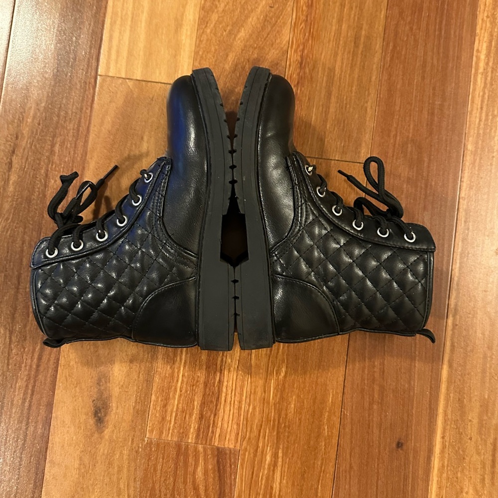 Madden Girl Black Mzoey Sz 1 Combat Black Boots 4.5 Inch Shaft - EUC